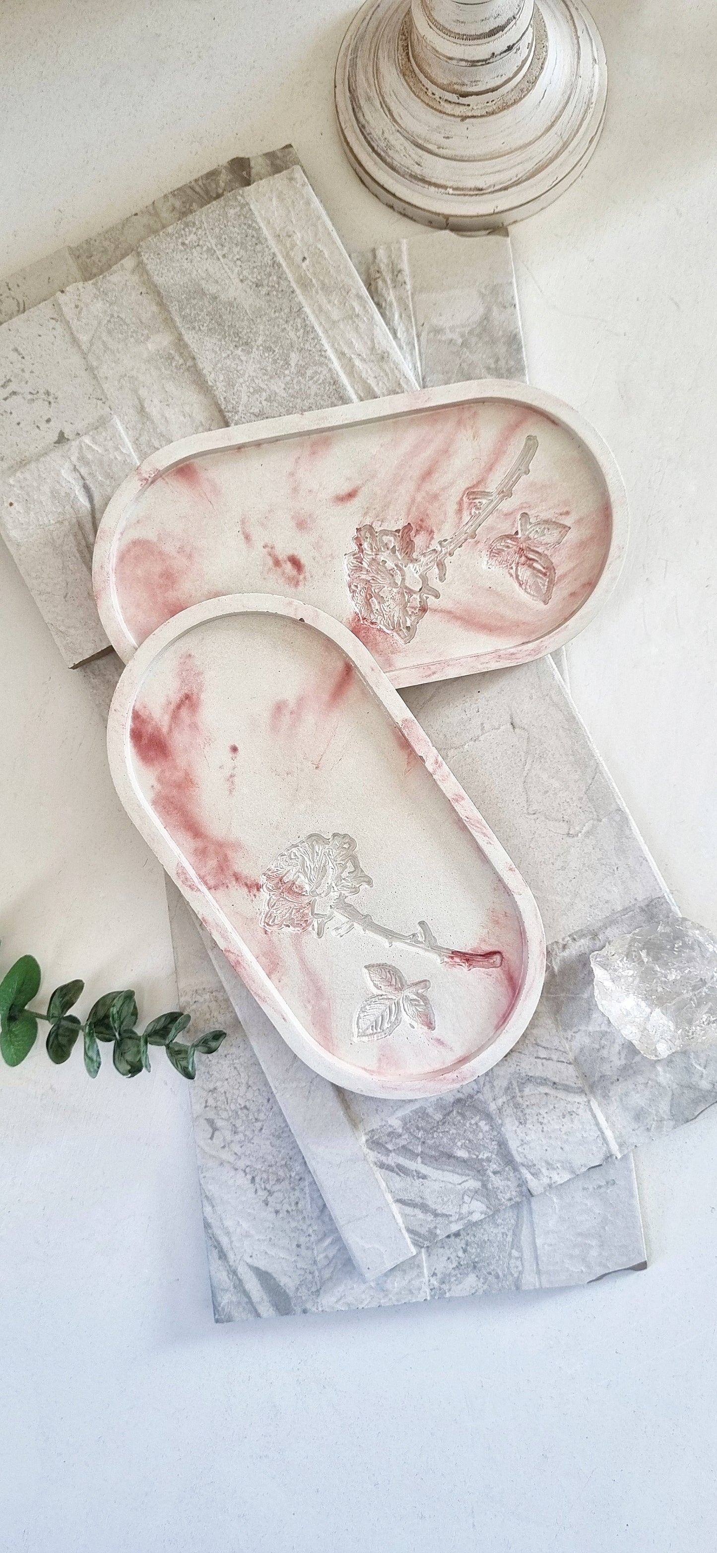 Rose Imprint Oval Concrete tray