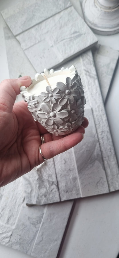 Daisy Candle