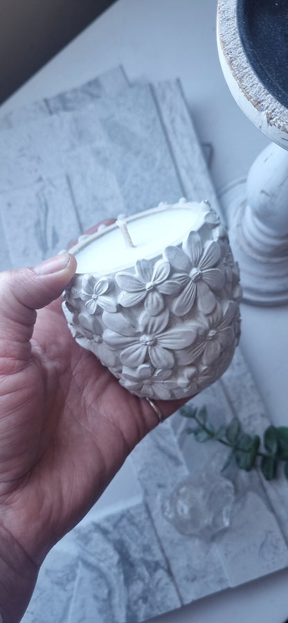 Daisy Candle